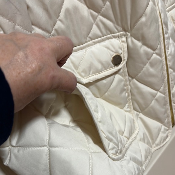 Quilted Cream Vest - Picture 3 of 6